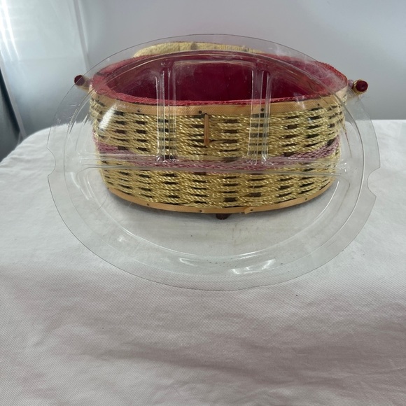 Vintage tapestry sewing basket with insert tray - Picture 15 of 15